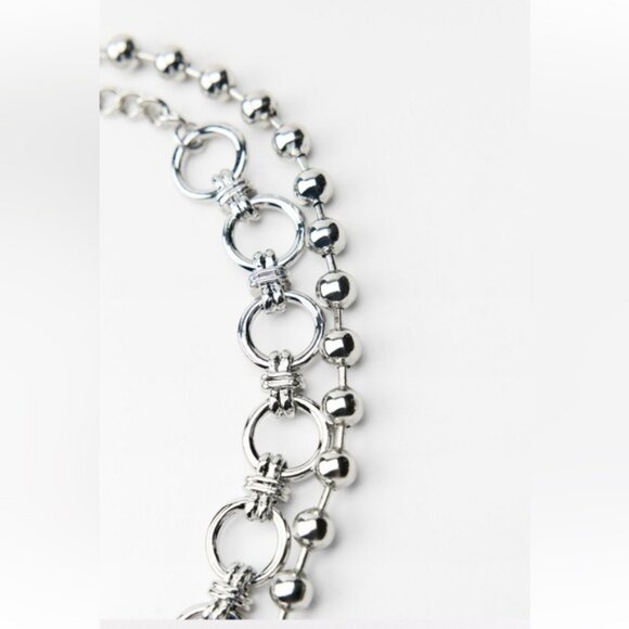 ZARA PACK OF 2 CLOCK AND FAUX PEARL NECKLACES - Picture 4 of 5